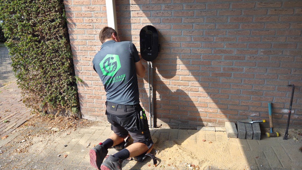 Laadpaal installatie door Groene Fase Elektrotechniek
